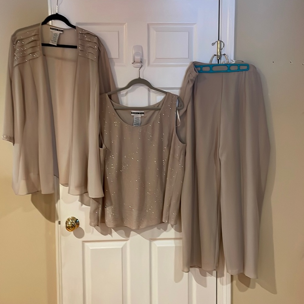 Dana Kay 3 piece set. Formal wear.